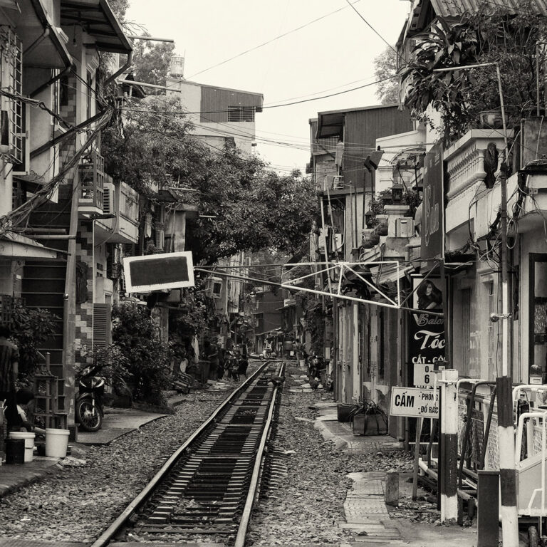 Nenad Nikolic - Railway Street
